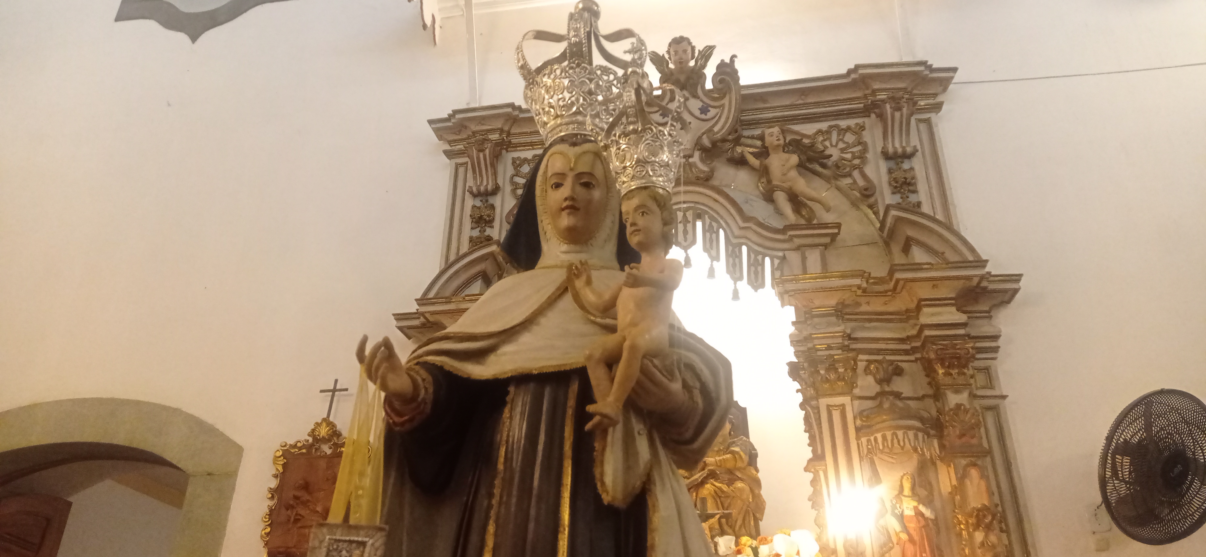 Como usar o escapulário de Nossa Senhora do Carmo?